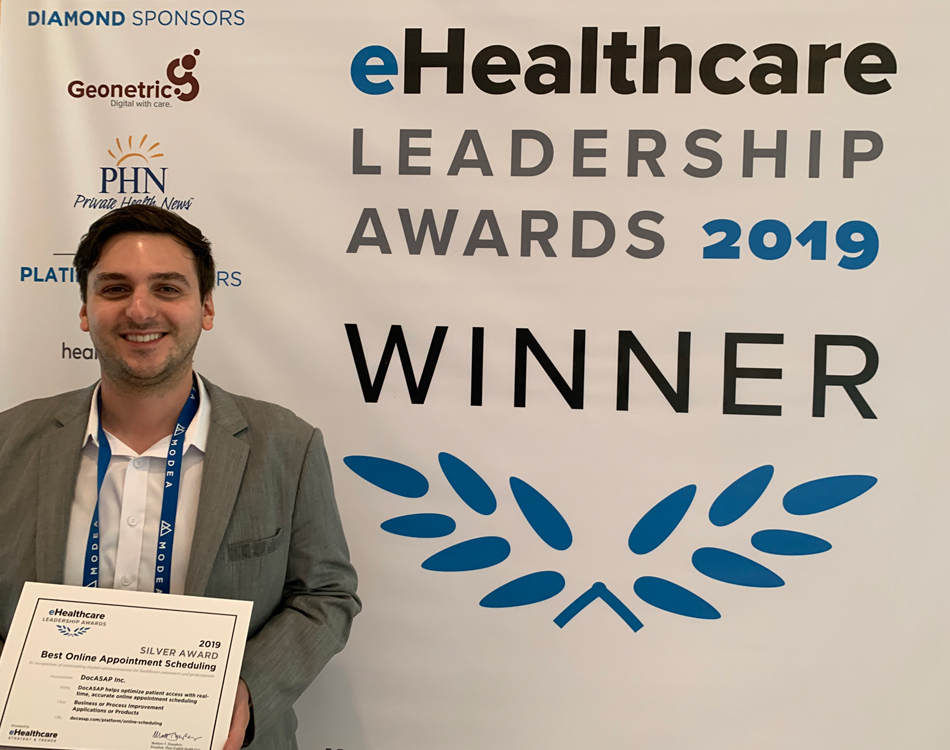 Share your selfie with the home team — and be sure to include #ehealthcareawards2019 and #HCIC2019.