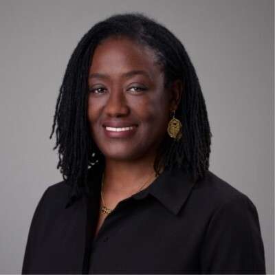 opeyemi-oluwole-headshot opeyemi-oluwole-headshot